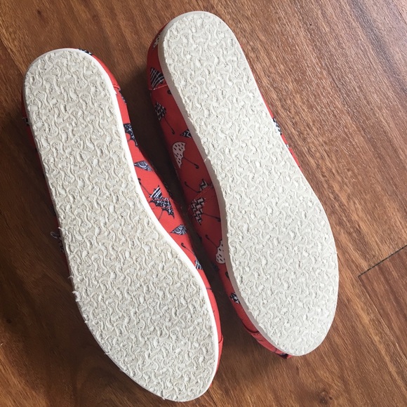 Toms red orange spring rain umbrella print shoes - Picture 6 of 6